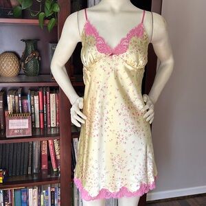 Oscar De La Renta Pink Label Floral Night Gown